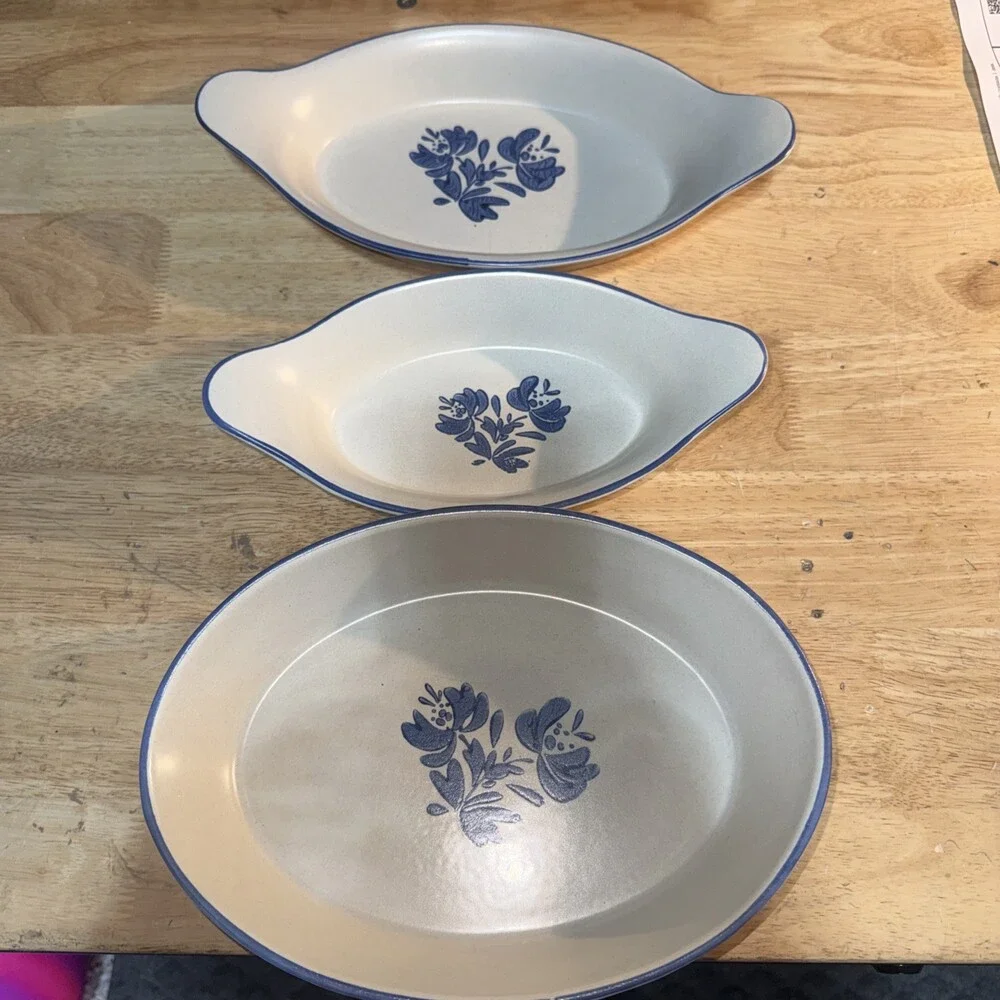 Pfaltzgraff Yorktowne Set Of Three Bakeware #241-#265-#270 Dishes Blue Flowers